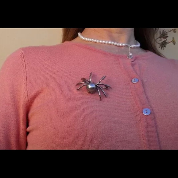 🔥Restock- Black Pearl Spider Brooch - Picture 6 of 7